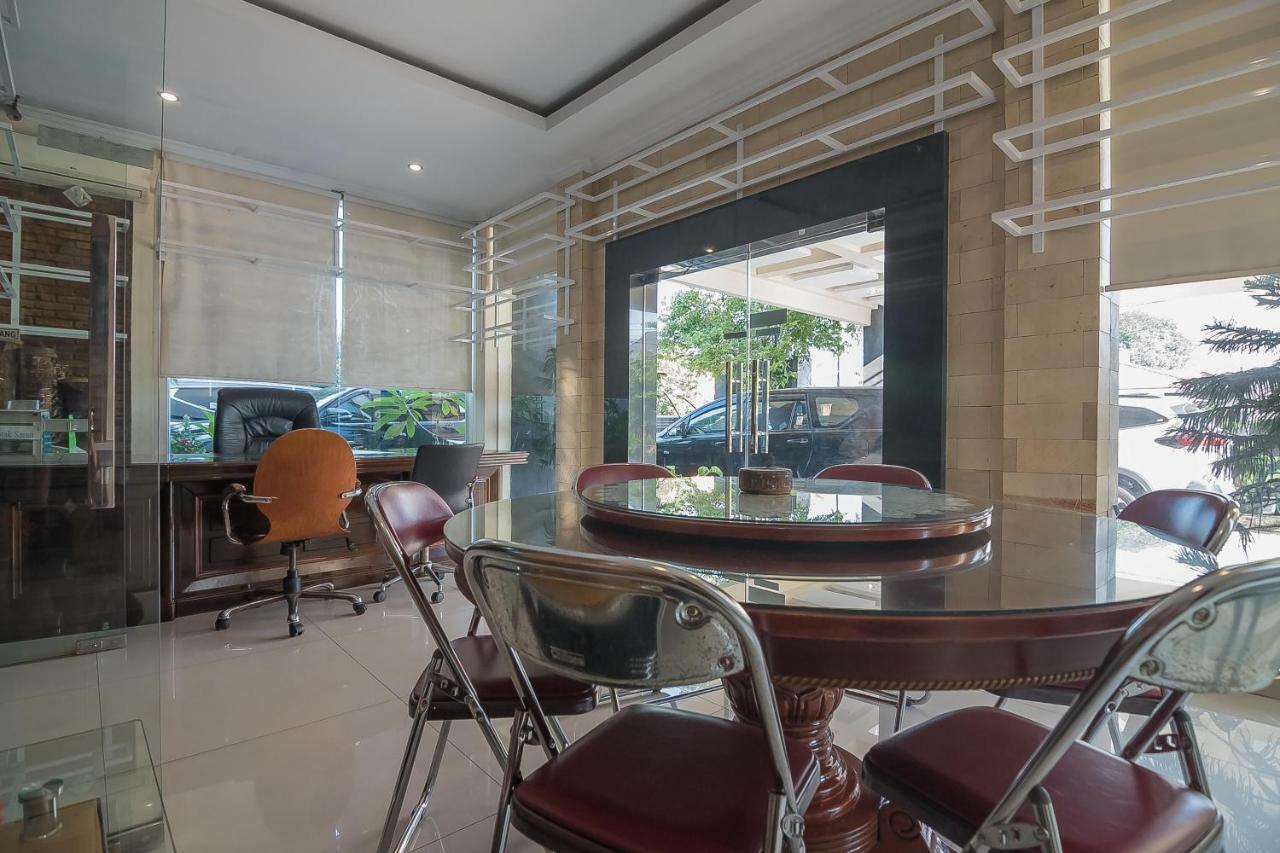 Reddoorz Plus Near Cambridge City Square 2 Medan Exterior foto